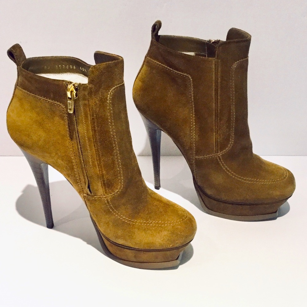 YVES SAINT LAURENT SUEDE “ TRIBUTE 105 ” TALL PLATFORM ANKLE BOOTS. - Picture 3 of 10